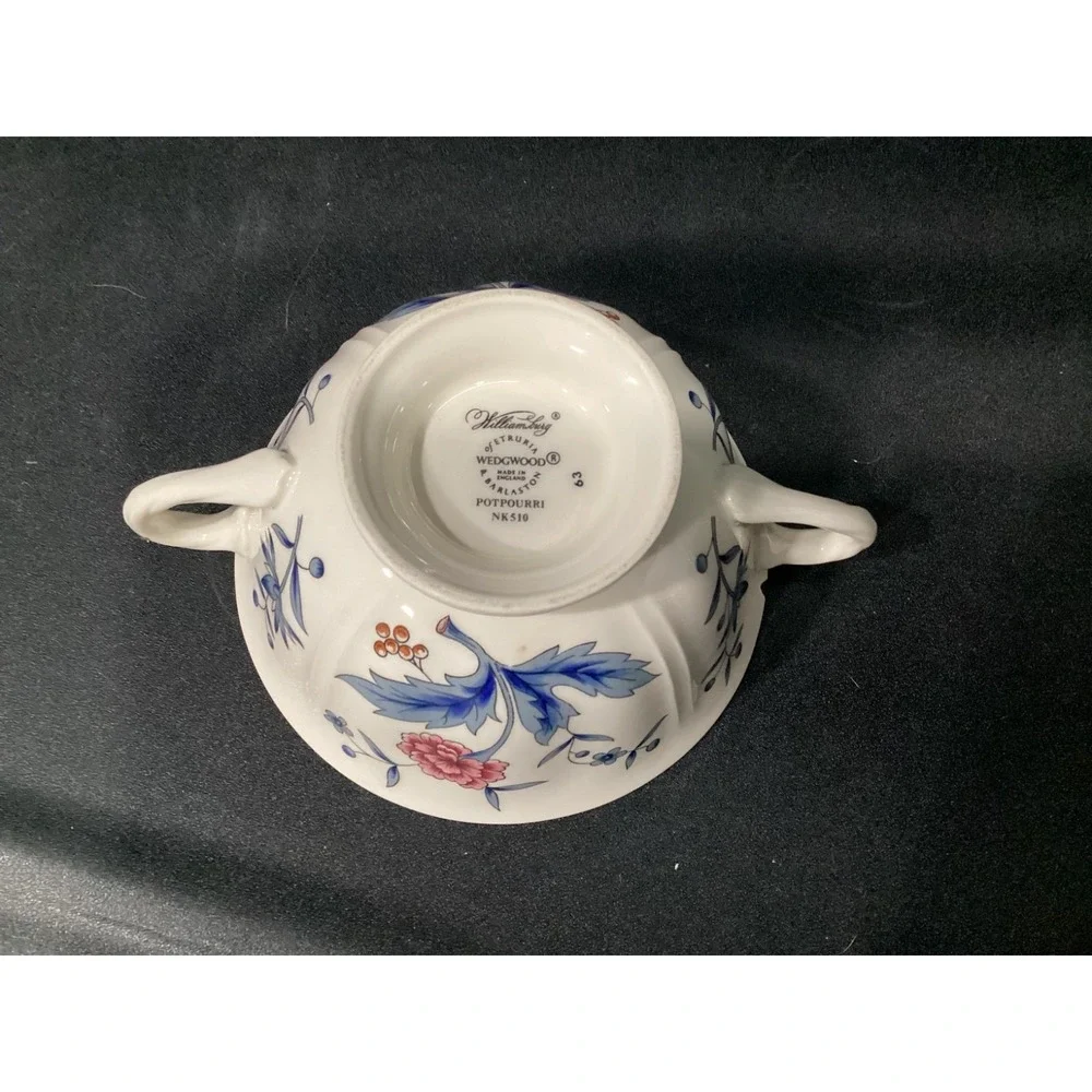 Wedgwood Williamsburg Potpourri NK510 Double-Handle Footed‎ Cream Soup Bowl *